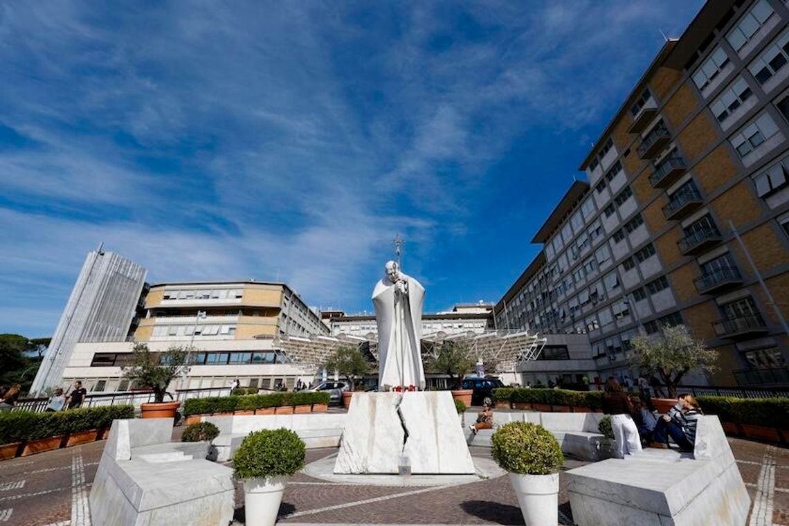 W związku z hospitalizacją papieża audiencje odwołane do 20 października W związku z hospitalizacją papieża audiencje odwołane do 20 października
