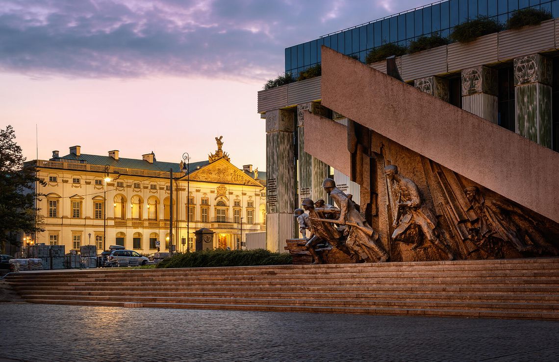 Warszawa nie klęka Warszawa nie klęka