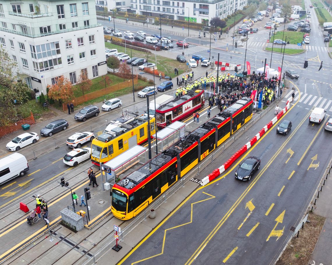 Warszawa. Tramwaje jeżdżą już na Wilanów (WIDEO)