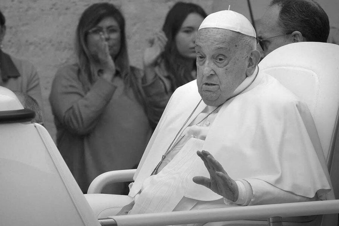 Watykan: udar mózgu i nieodwracalna zapaść kardiologiczna przyczynami śmierci papieża