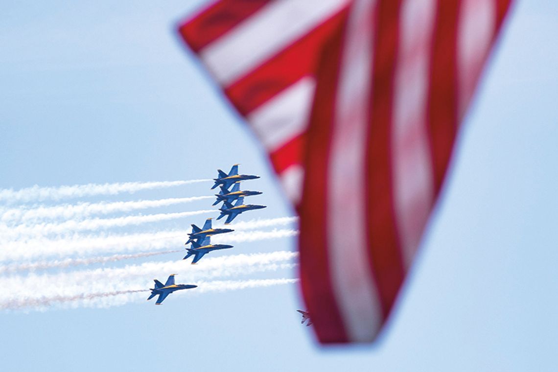 We wtorek Blue Angels planują przelot nad Chicago