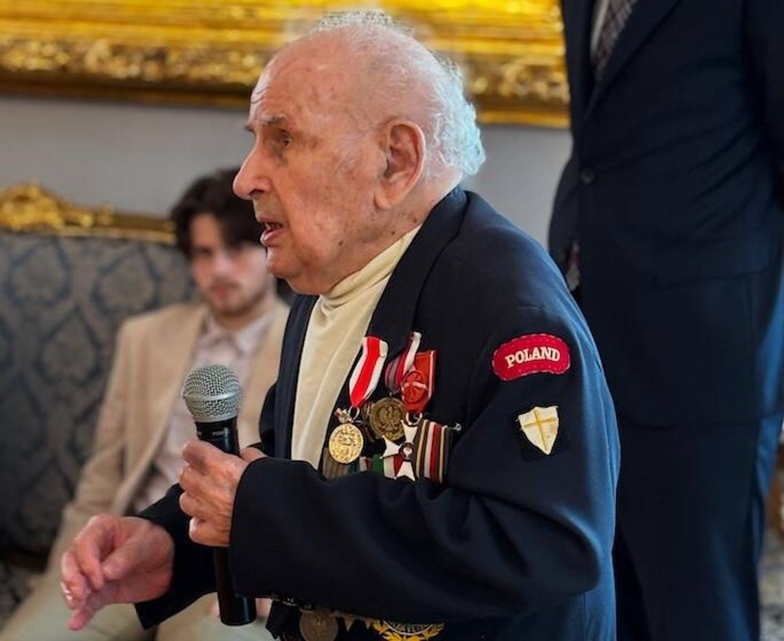 Weteran spod Monte Cassino płk Lipiński świętował w ambasadzie RP setne urodziny