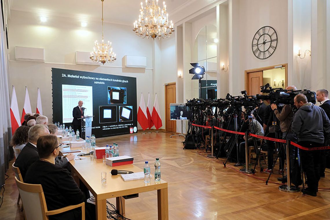 Wiceszef MON:  Zgodnie z decyzją szefa MON podkomisja prowadzona przez A. Macierewicza przestała istnieć 15 grudniaWiceszef MON: