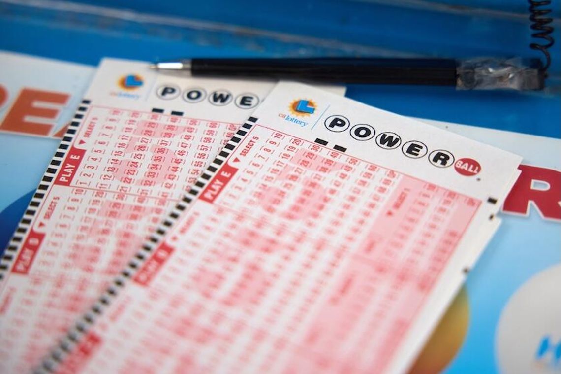 Wielka wygrana w Powerball wciąż bez zwycięzcy, ale „piątki” padły w Illinois i Indianie
