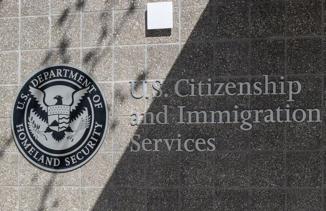 Władze federalne wstrzymały decyzje w sprawie wszystkich wniosków o azyl