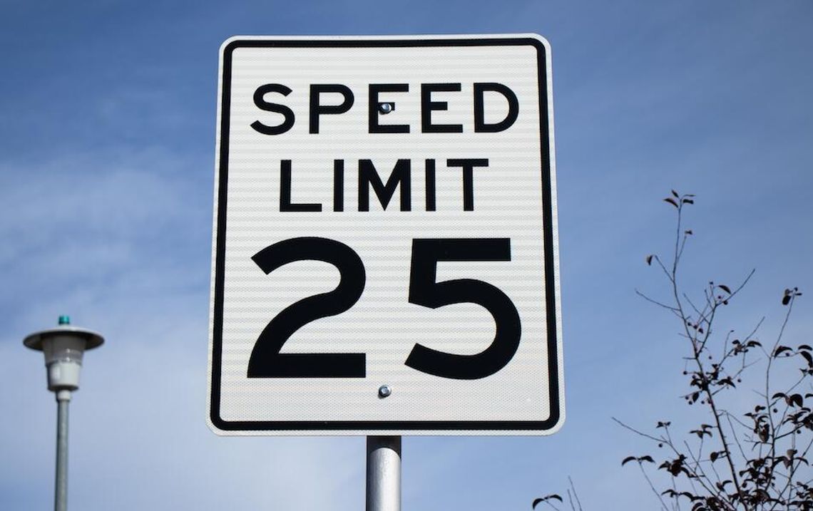 Wolniej w Skokie – od marca nowe ograniczenie prędkości Wolniej w Skokie – od marca nowe ograniczenie prędkości