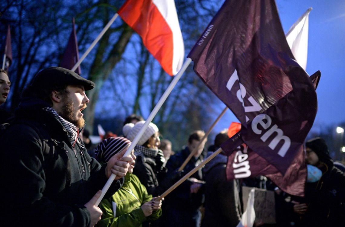 Zakończyła się pikieta Partii Razem ws. TK przed kancelarią premiera