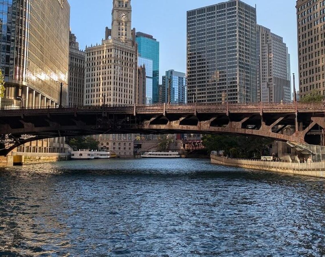 Załoga statku wycieczkowego uratowała mężczyznę z rzeki Chicago