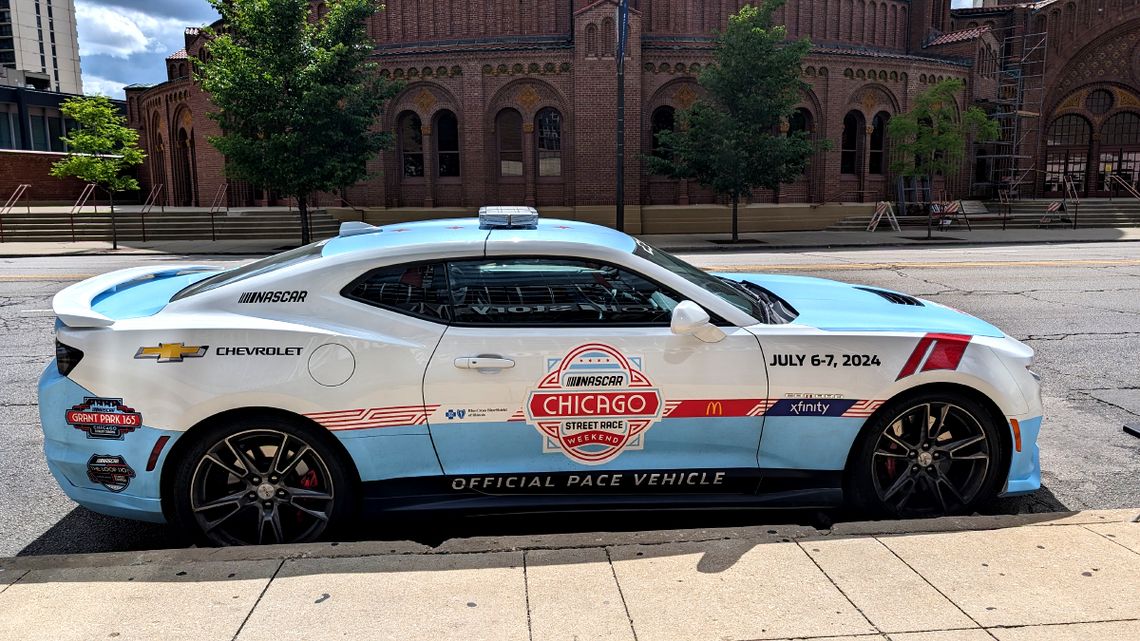 Zamknięcia ulic w centrum Chicago w związku z wyścigiem NASCAR