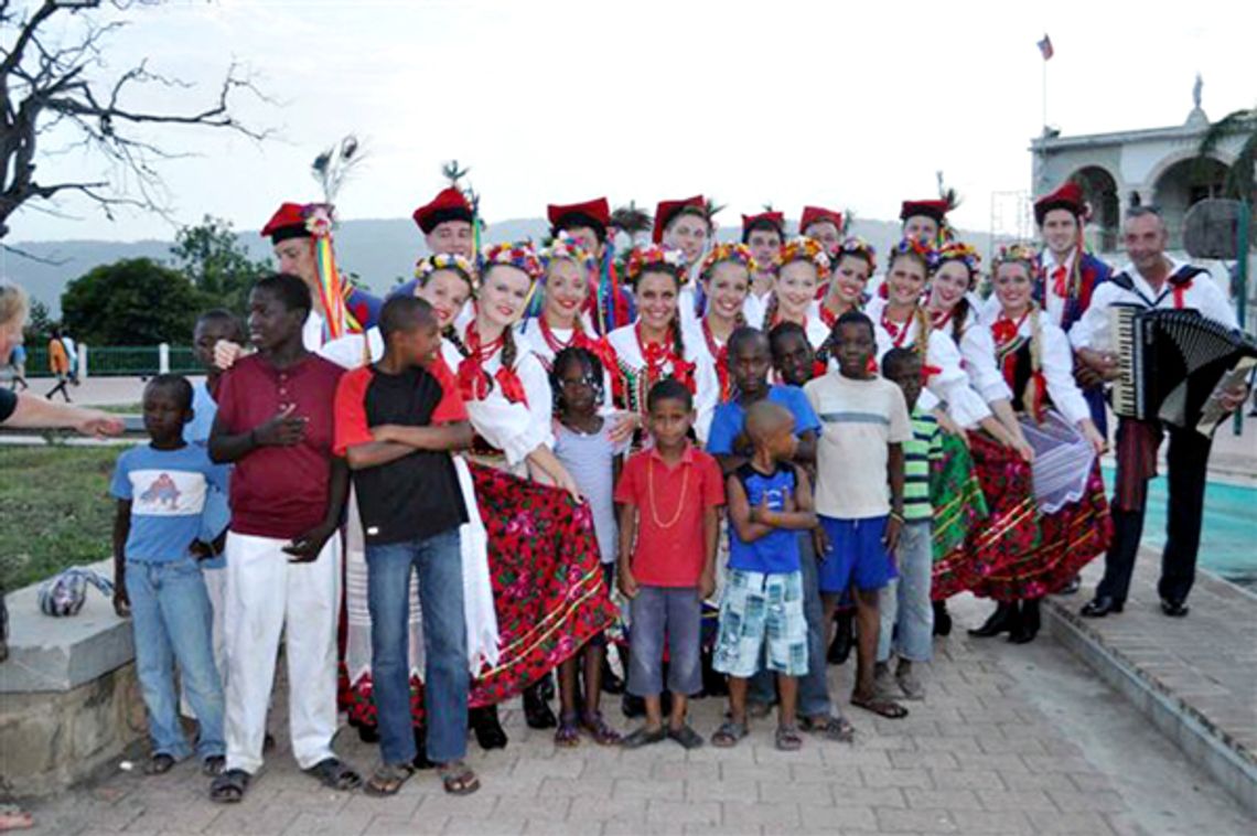 Zespół Pieśni i Tańca „Polonia” na Haiti