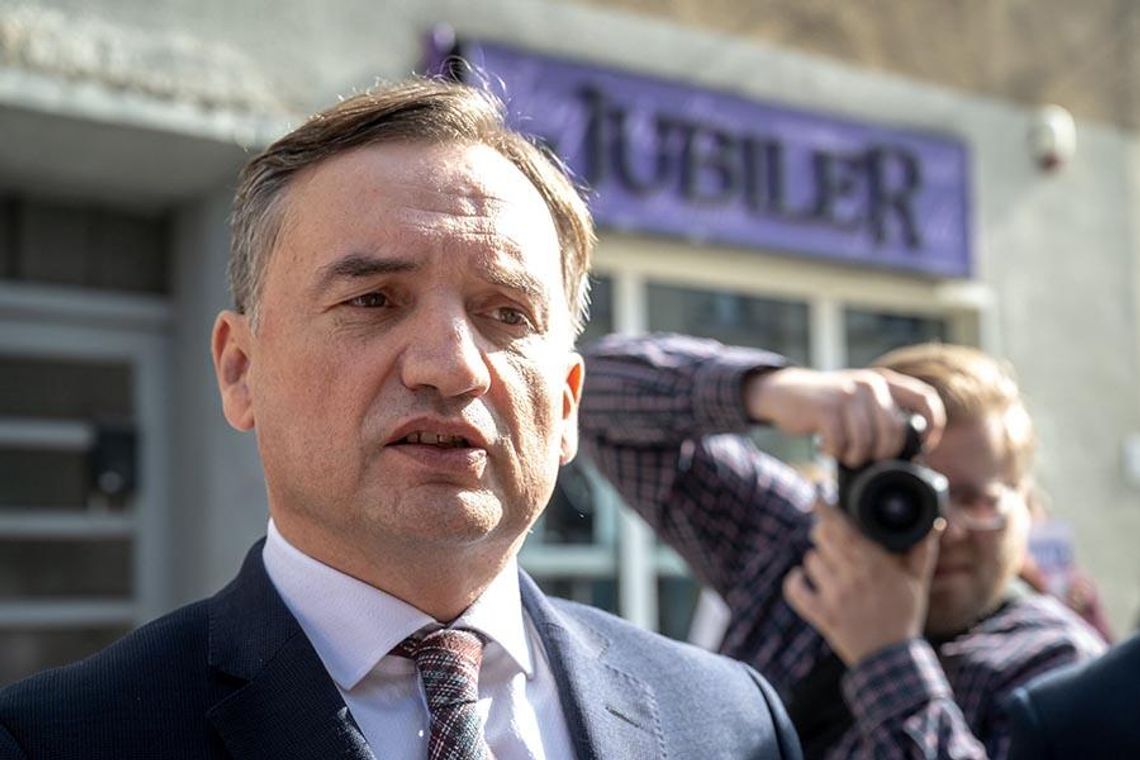 Ziobro: składam zawiadomienie ws. ujawnienia tajemnicy lekarskiej przez funkcjonariuszy państwa