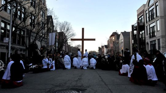Parafialna Droga Krzyżowa na Trójcowie ulicami miasta