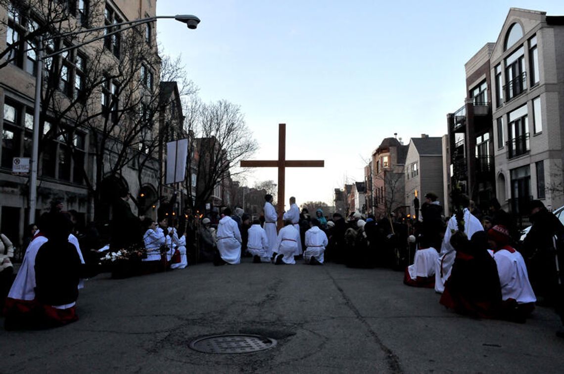 Parafialna Droga Krzyżowa na Trójcowie ulicami miasta Parafialna Droga Krzyżowa na Trójcowie ulicami miasta