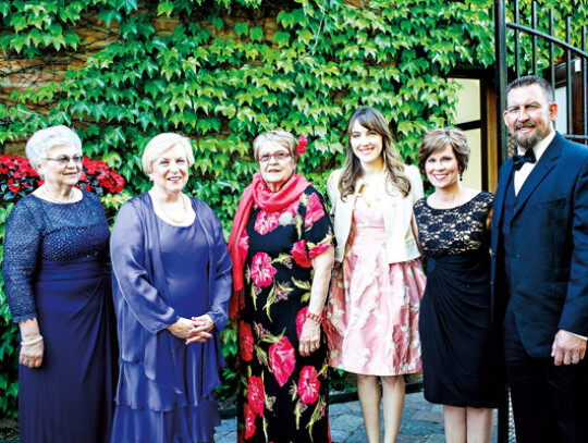 2-Bal-Letni-Anna-Sokolowska,-Maria-Ciesla,-Virginia-Cudecki,-Jamie-Kusmierczak-z-przyjaciolmi,-fot.-Julita-Siegel