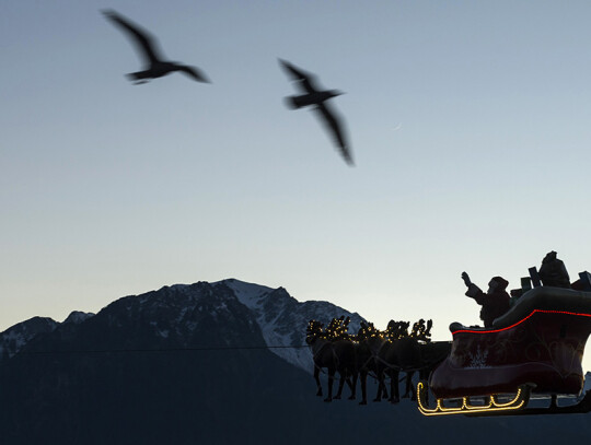 Flying Santa in Montreux