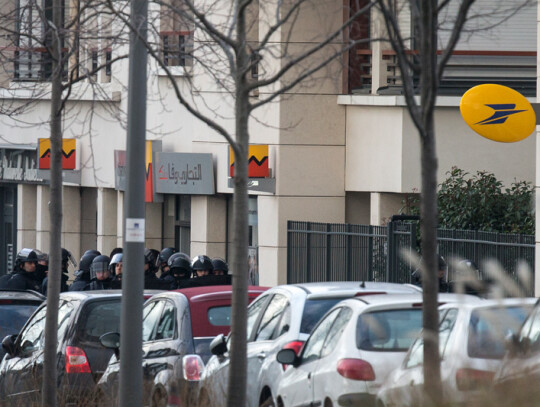 Hostage situation in Colombes