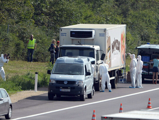 Dead refugees found in a truck in Austria