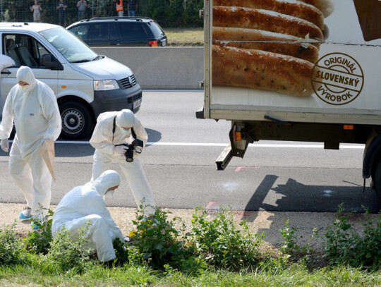 Dead refugees found in a truck in Austria