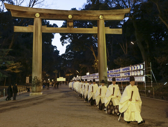 Shinto priests prepare for the New Year