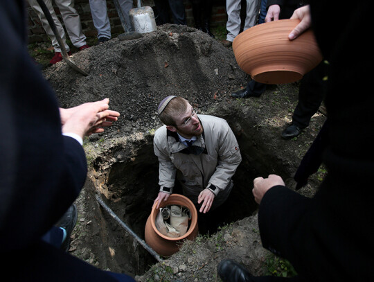 Burial ceremony of Torah scrolls at the Jewish cemetery in Warsaw