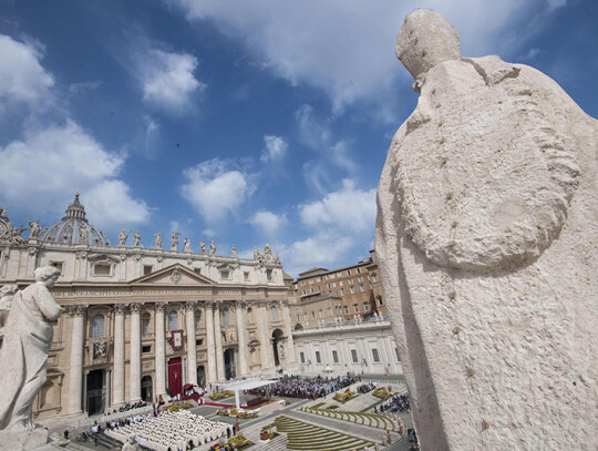 Pope Francis' Mass in the Sunday of Divine Mercy, Vatican City, Vatican City State (Holy See) - 08 Apr 2018