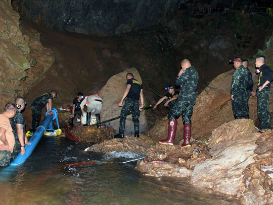 Cave search continues for members of football team missing in northern Thailand, Chiang 