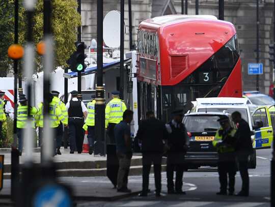 Car crashed into security barriers outside Houses of Parliament in London, United Kingdom - 14 Aug 2018