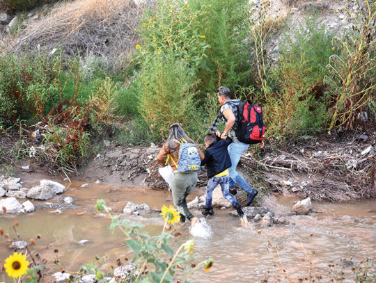 Central American migrants attempt Mexican-US border crossing in Ciudad Juarez, Mexico - 13 Aug 2019