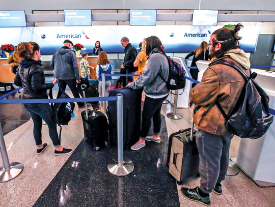 Holiday travelers face weather problems in the US, Chicago, USA - 27 Nov 2019