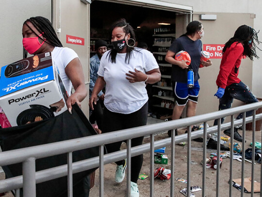 Police abuse protest in wake of George Floyd death in Minneapolis, USA - 27 May 2020