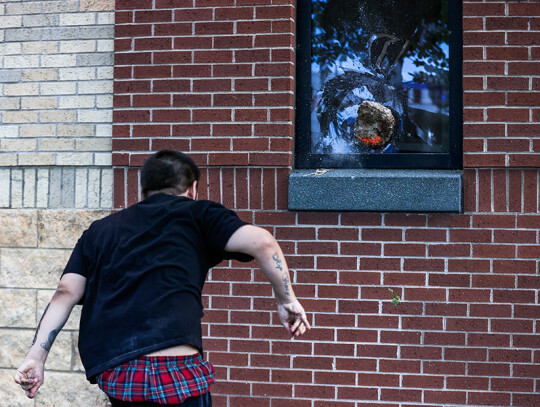 Police abuse protest in wake of George Floyd death in Minneapolis, USA - 27 May 2020