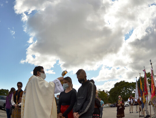 Fr. Ted Blessing wJPII relics 5