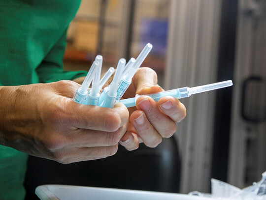 Syringes manufactured in Aragon to vaccinate more than 400 million people, Fraga Huesca, Spain - 28 Nov 2020