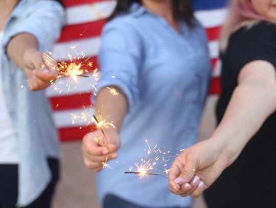 sparklers-828570_1280