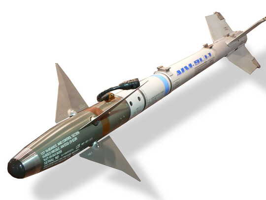 AIM 9X Block II fot. Wikipedia