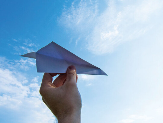 paper-plane-1607340_1920