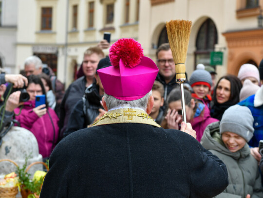 Blessing of Easter baskets on Holy Saturday in Krakow, Poland - 08 Apr 2023