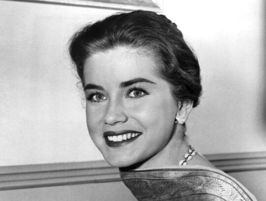 Dolores_Hart_1959_Wiki