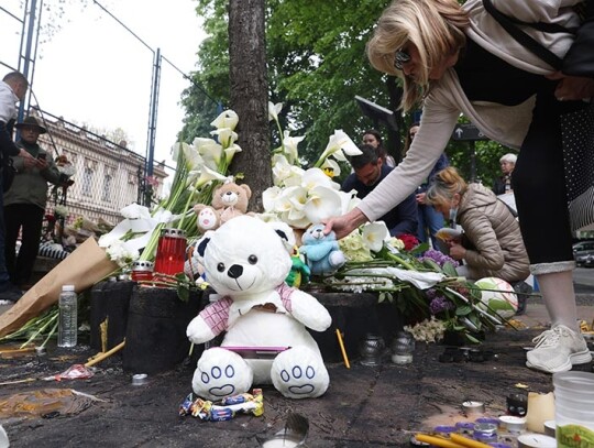 People pay respect for the victims of shooting at Belgrade elementary school, Serbia - 04 May 2023