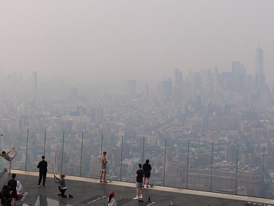 Smoke from Canadian wildfires engulfs New York, USA - 07 Jun 2023