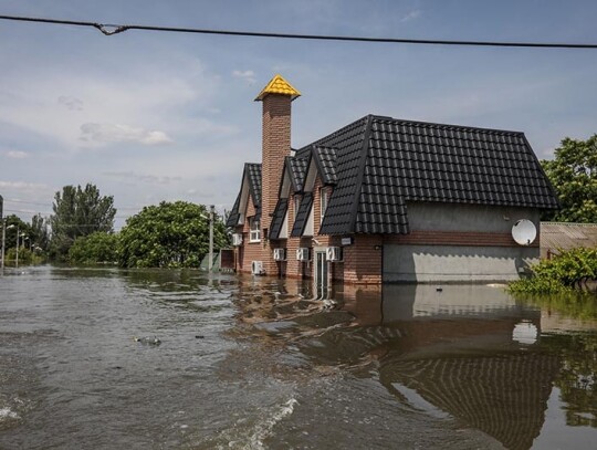 Collapse of critical Ukrainian dam on the Dnipro River sparks evacuations, K