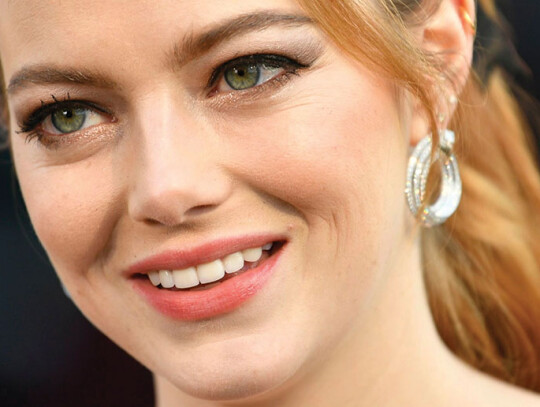 Emma-Stone-fot-Neil-Hall_EPA_Shutterstock