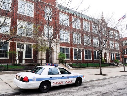 Suspected case of swine flu closes Chicago elementary school