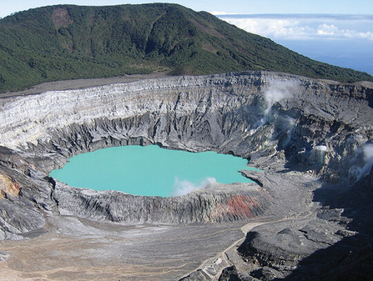 Poas_crater_Wiki