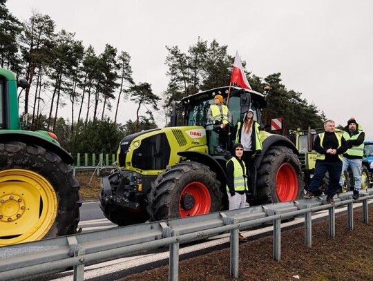 Polish farmers protest between towns of Zakrzewo and Dabrowa, Zakrzewo Dabrowa, Poland - 20 Feb 2024