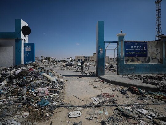 Palestinians return to Khan Younis - 09 Apr 2024