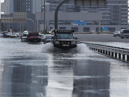 Dubai roads flooded as the UAE witnesses largest rainfall in 75 years, Unite