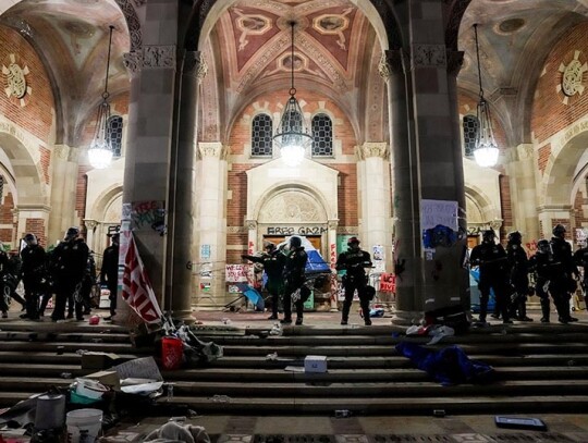 Police begin clearing pro-Palestine protest encampment at UCLA, Los Angeles, USA - 02 May 2024